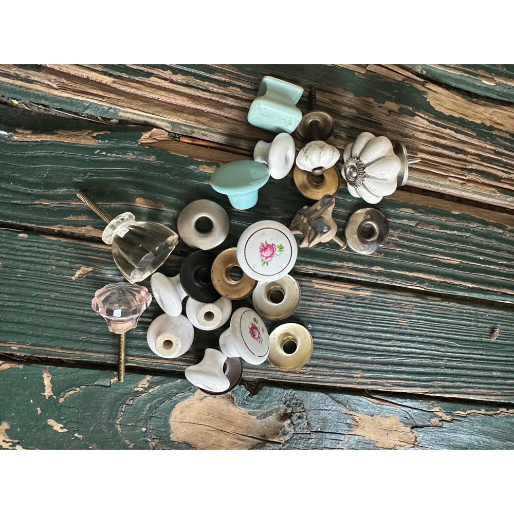 Vintage Mixed Lot Drawer Pulls Cabinet Knobs Ceramic Glass Metal Floral A4302